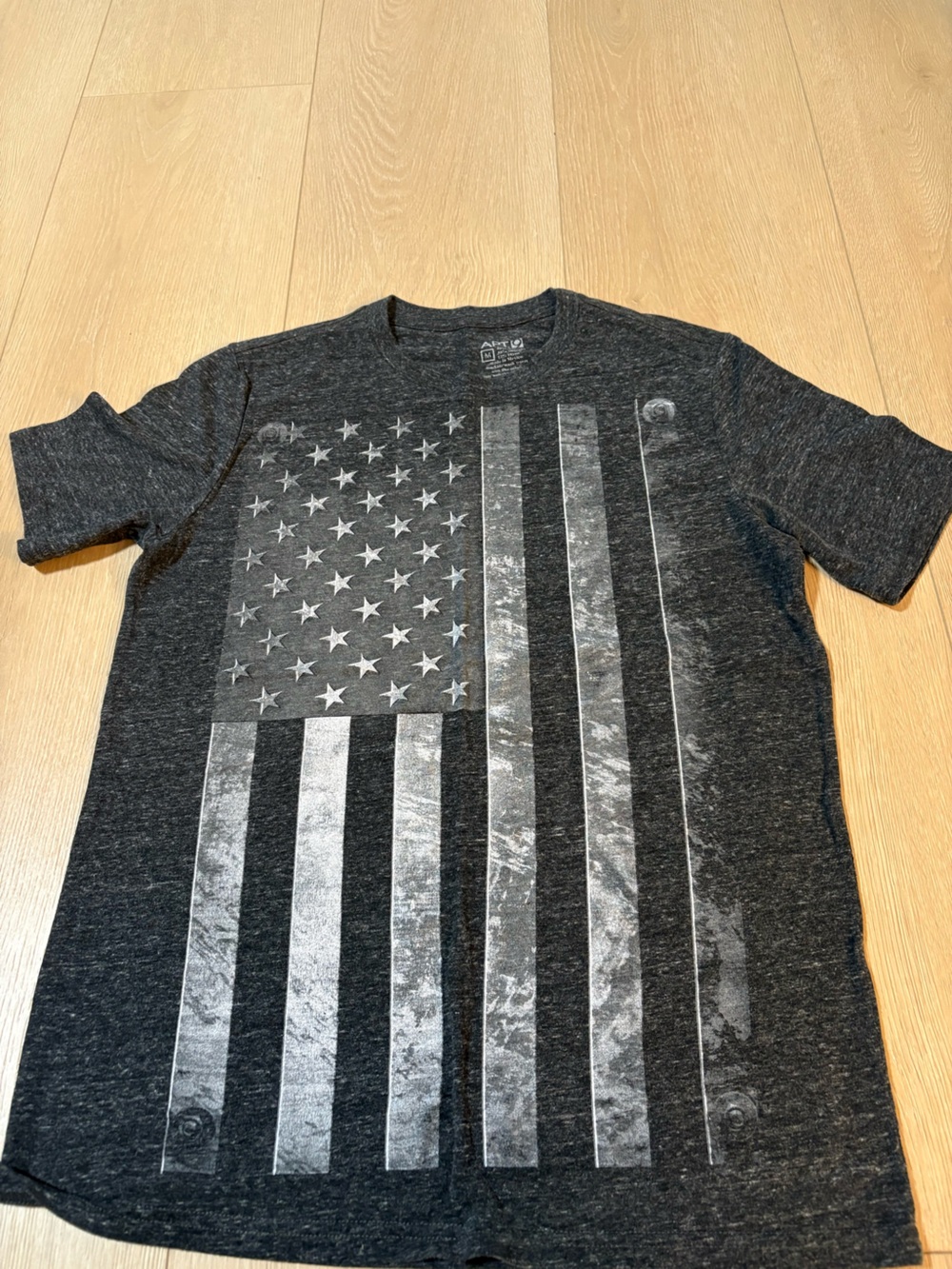 Apt. 9 Men's Charcoal Black T-Shirt with Faded Gray American Flag Graphic